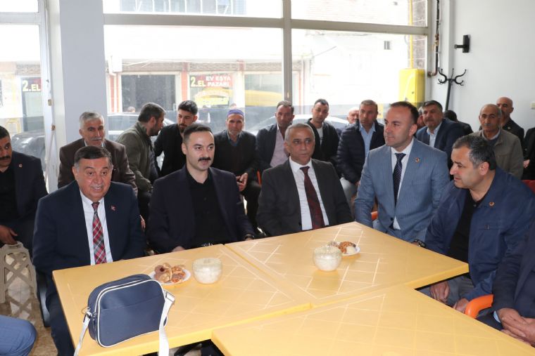 Havza Kaymakamı Ayvat ve Belediye Başkanı İkiz Muhtarlar ile Bir Araya Geldiler