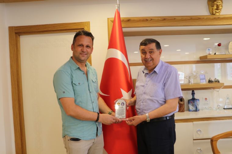 Havza’da Festival Sponsorlarına Plaket